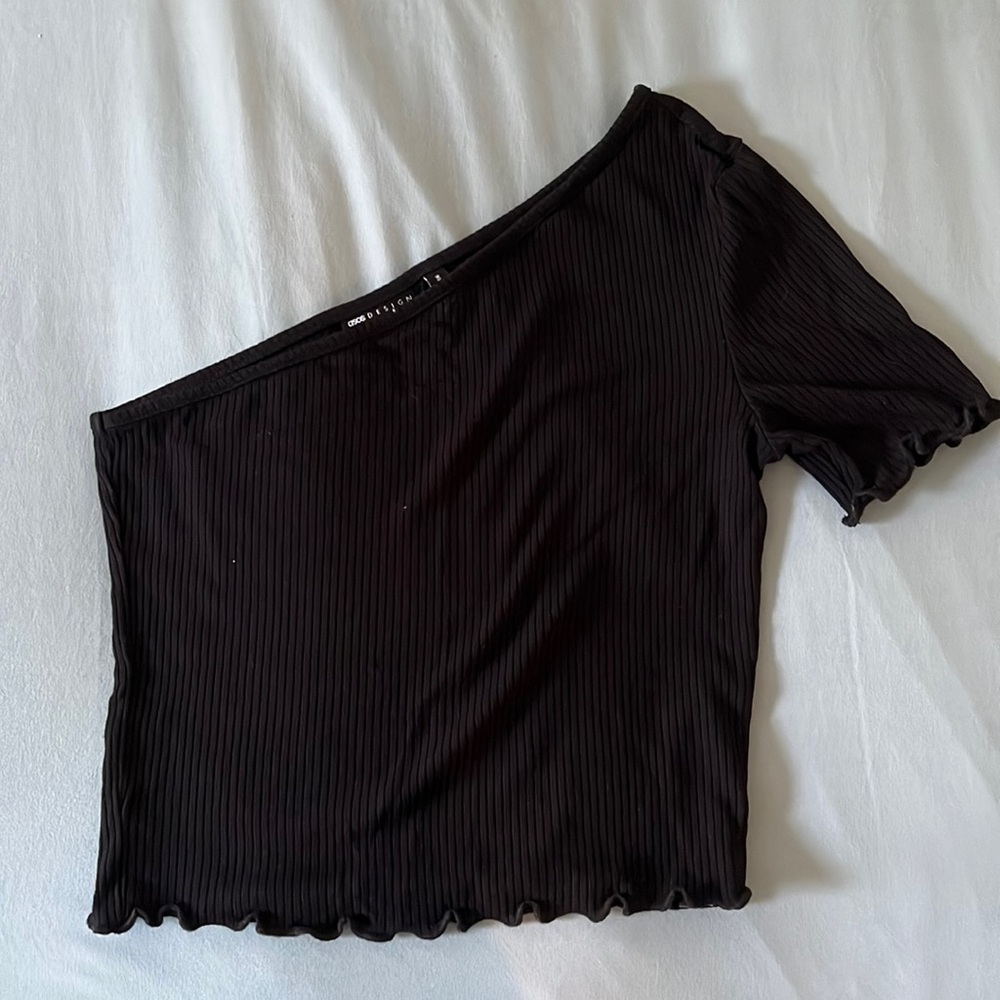 Black Ribbed One Shoulder Top